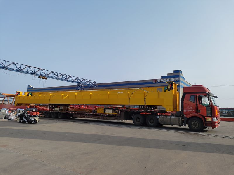 通用橋式起重機  QD32/5t—25.5m  制作完成，發(fā)往河南洛陽交付客戶使用